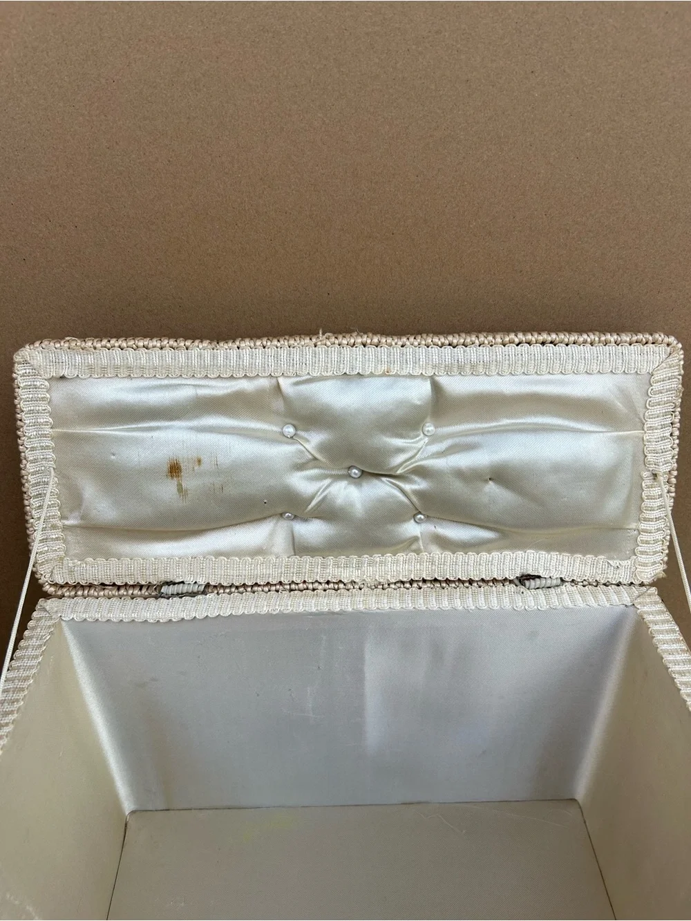 Vintage Wicker Sewing Basket Embroidered Needlepoint Lid Storage Box 70s Handle
